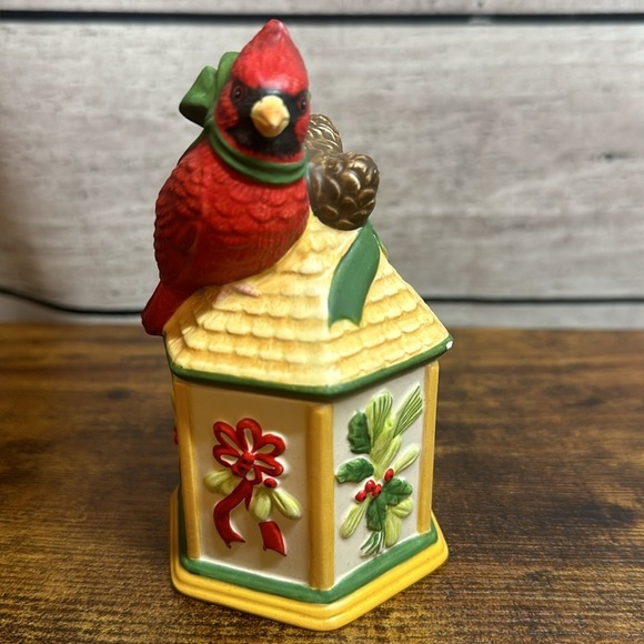 2003 Lenox Winter Greetings Everyday‎ Cardinal Stackable Salt & Pepper Shakers - Picture 3 of 8